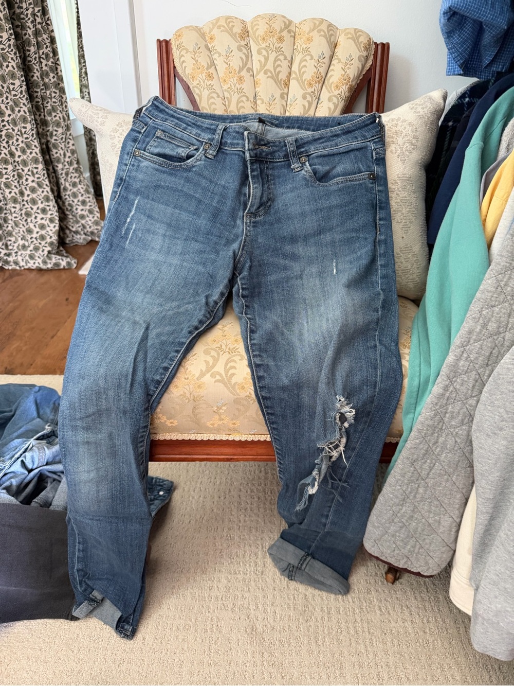 Kut from the Kloth Distressed Blue Cropped Jeans